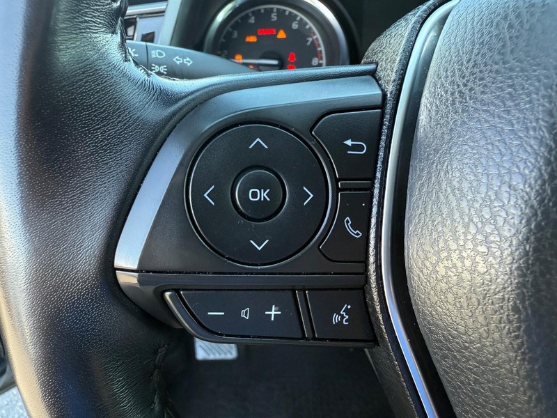 Toyota Camry Vehicle Image 13