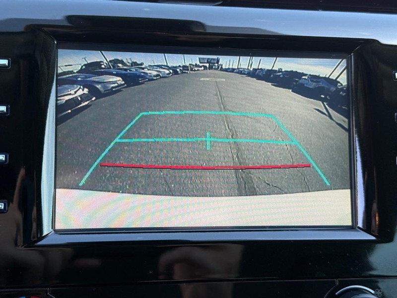 Toyota Camry Vehicle Image 16