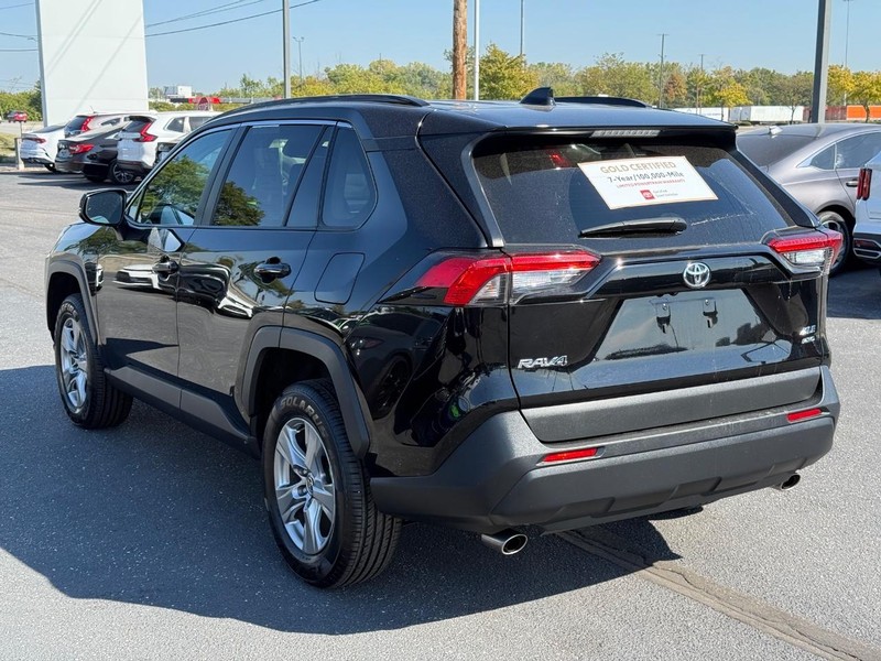 Toyota RAV4 Vehicle Image 05