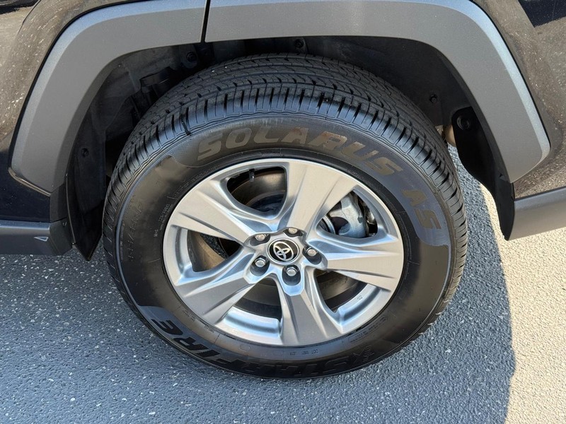 Toyota RAV4 Vehicle Image 06