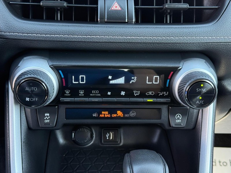 Toyota RAV4 Vehicle Image 18