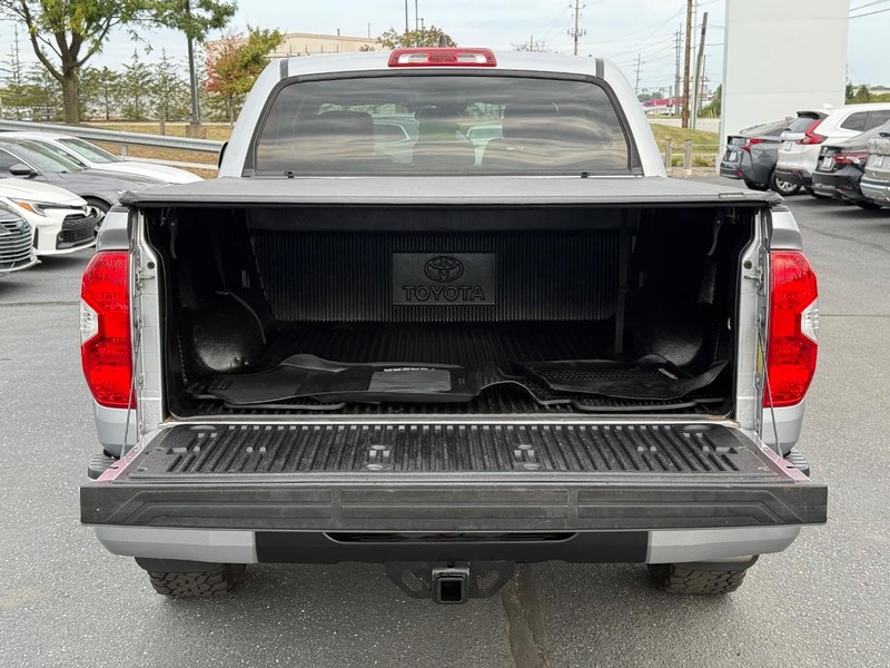 Toyota Tundra 4WD Vehicle Image 07