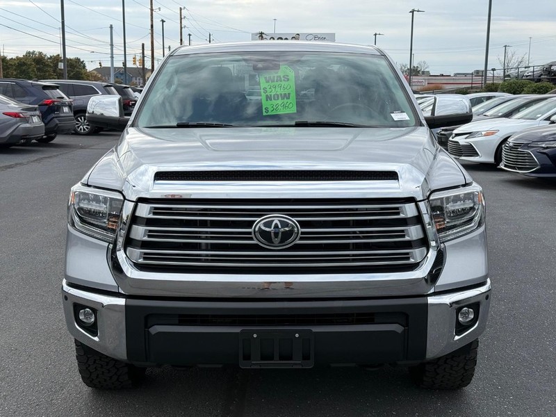 Toyota Tundra 4WD Vehicle Image 09