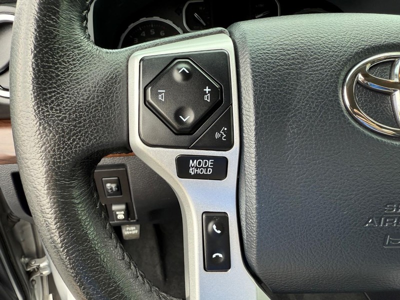 Toyota Tundra 4WD Vehicle Image 13