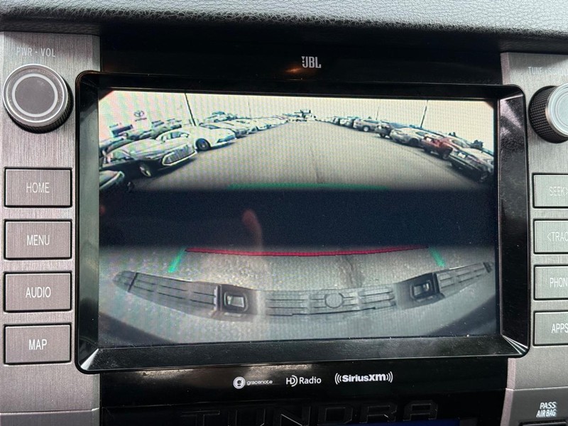 Toyota Tundra 4WD Vehicle Image 18