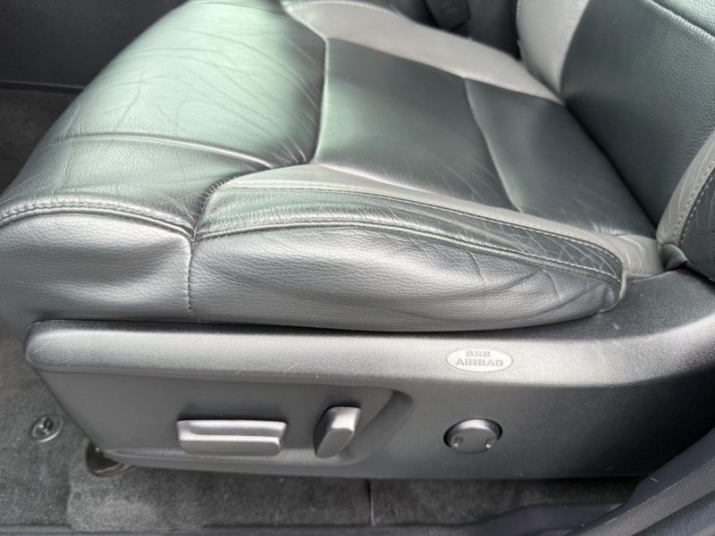 Toyota Tundra 4WD Vehicle Image 25