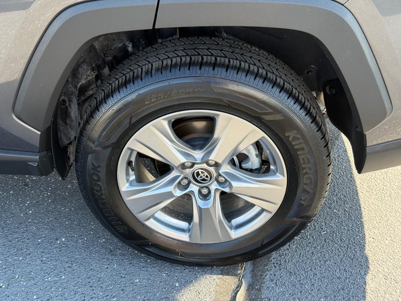 Toyota RAV4 Vehicle Image 06