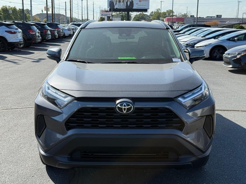 Toyota RAV4 Vehicle Image 09