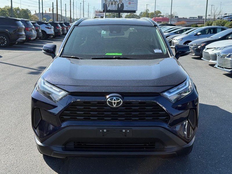 Toyota RAV4 Vehicle Image 09