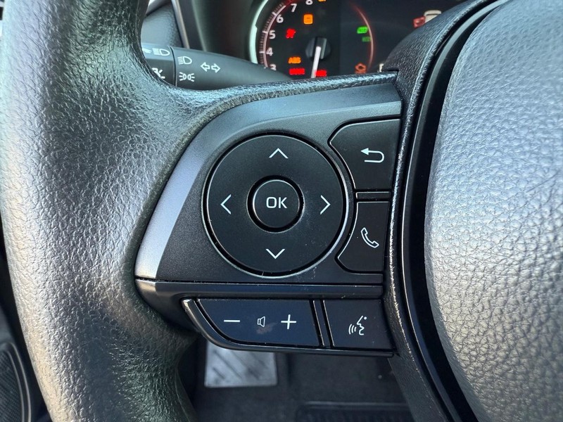 Toyota RAV4 Vehicle Image 13