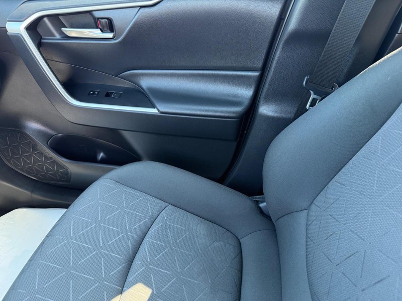 Toyota RAV4 Vehicle Image 20