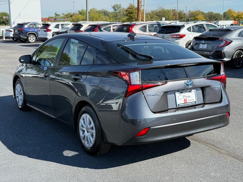 Toyota Prius Vehicle Image 05