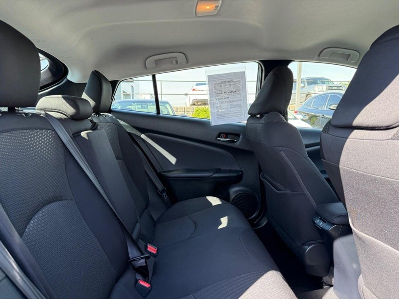 Toyota Prius Vehicle Image 10