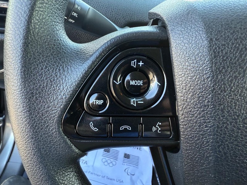 Toyota Prius Vehicle Image 13