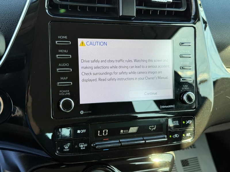 Toyota Prius Vehicle Image 16