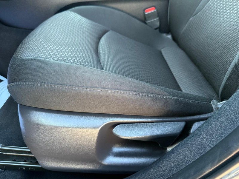 Toyota Prius Vehicle Image 22