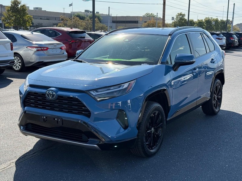 Toyota RAV4 Vehicle Image 08