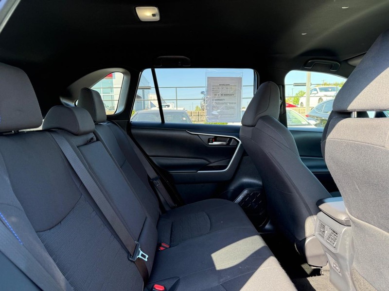 Toyota RAV4 Vehicle Image 10