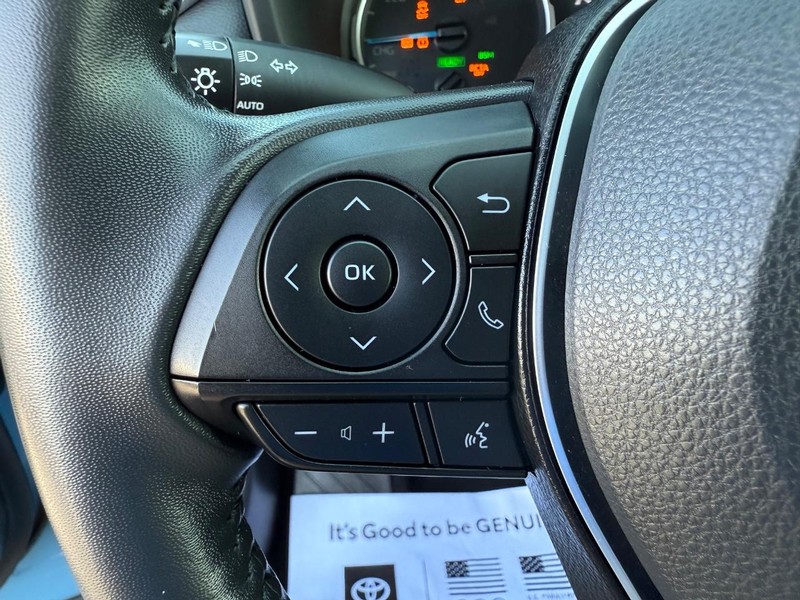 Toyota RAV4 Vehicle Image 13