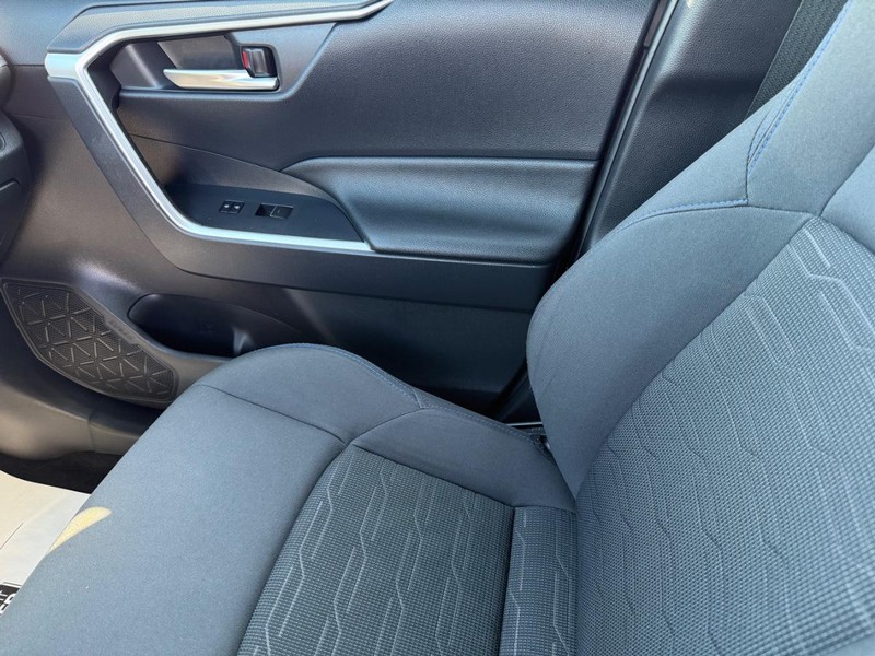 Toyota RAV4 Vehicle Image 20