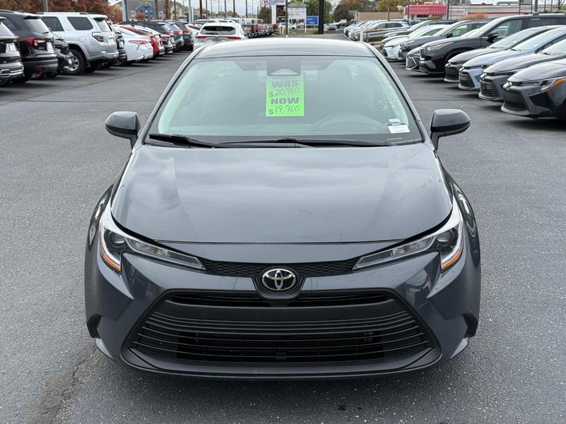 Toyota Corolla Vehicle Image 09