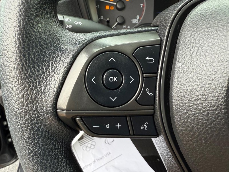 Toyota Corolla Vehicle Image 13