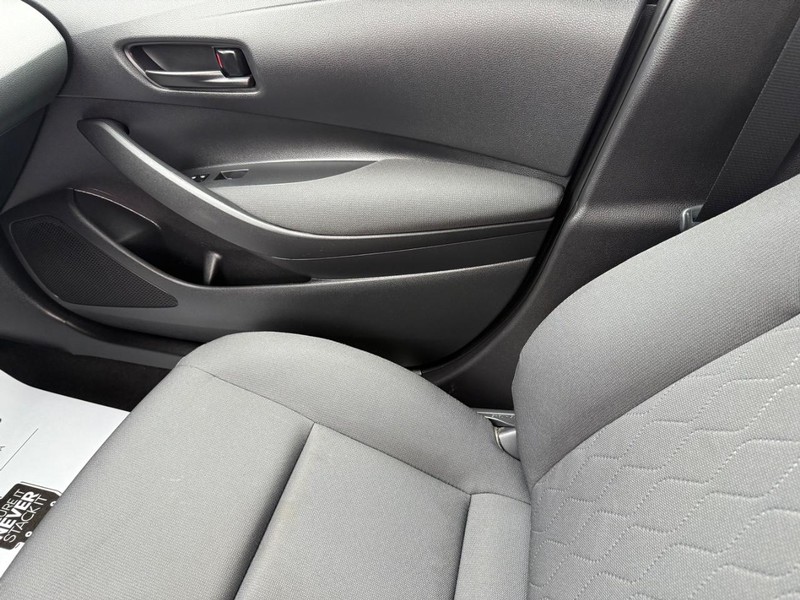 Toyota Corolla Vehicle Image 19