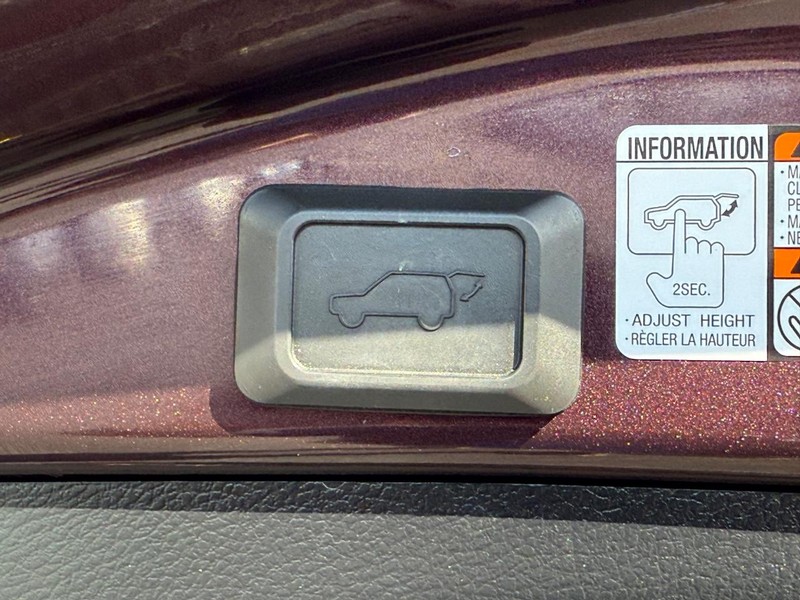 Toyota RAV4 Vehicle Image 08