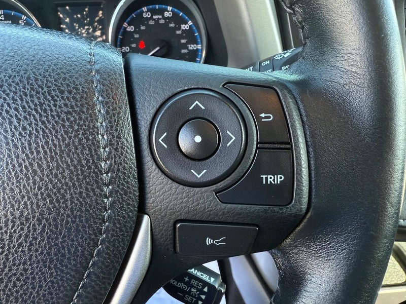 Toyota RAV4 Vehicle Image 16