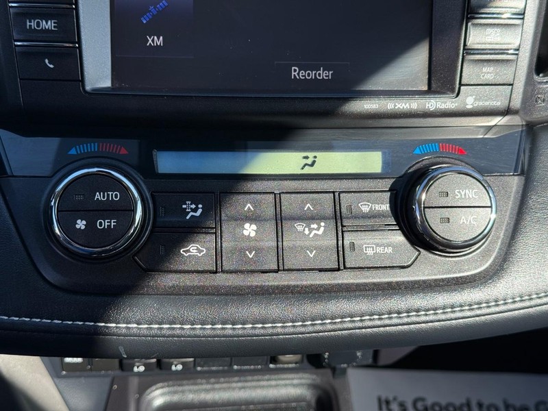 Toyota RAV4 Vehicle Image 21