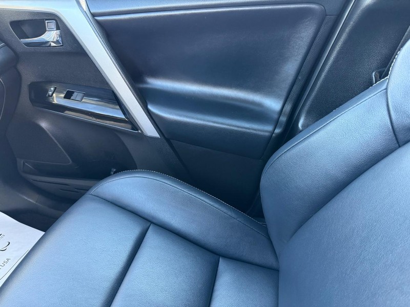 Toyota RAV4 Vehicle Image 23