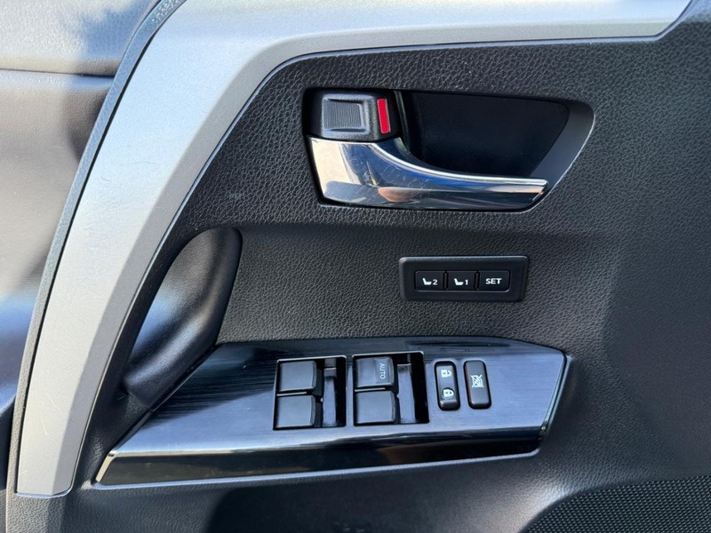 Toyota RAV4 Vehicle Image 27