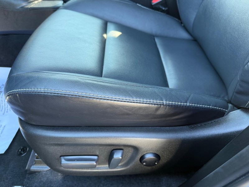 Toyota RAV4 Vehicle Image 28