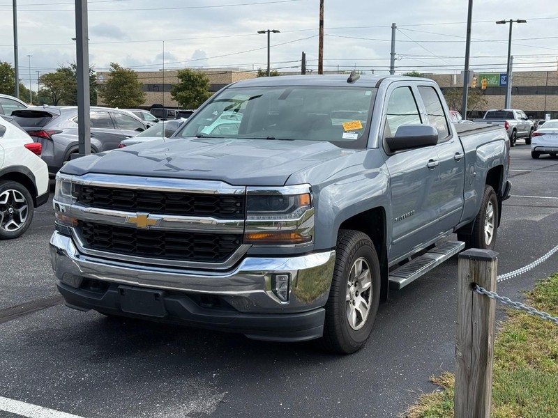Chevrolet Silverado 1500 Vehicle Image 02