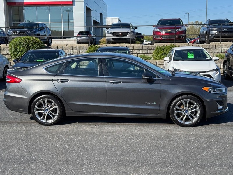 Ford Fusion Hybrid Vehicle Image 02