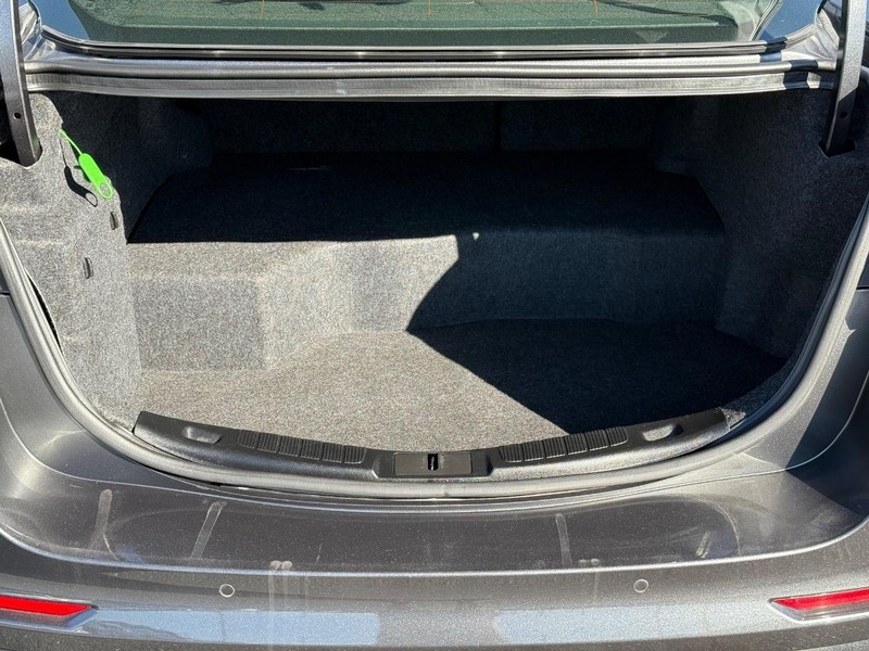 Ford Fusion Hybrid Vehicle Image 07