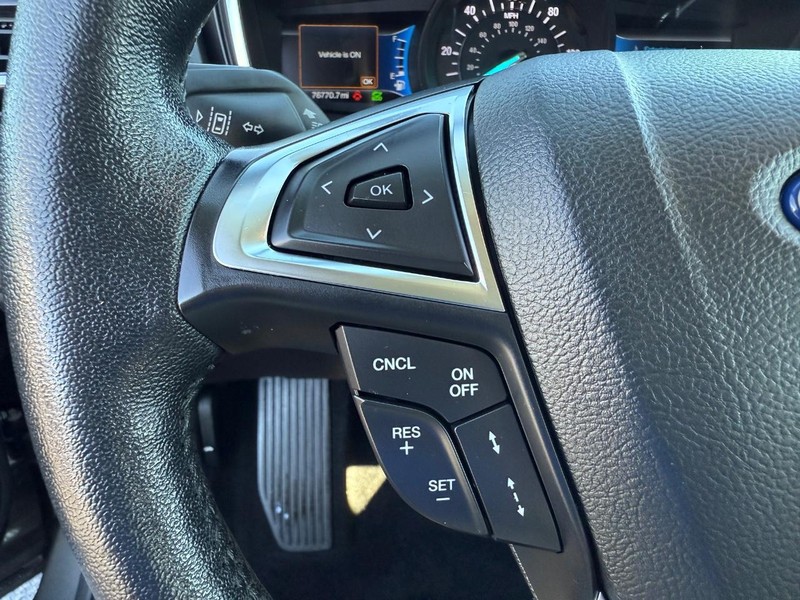 Ford Fusion Hybrid Vehicle Image 14