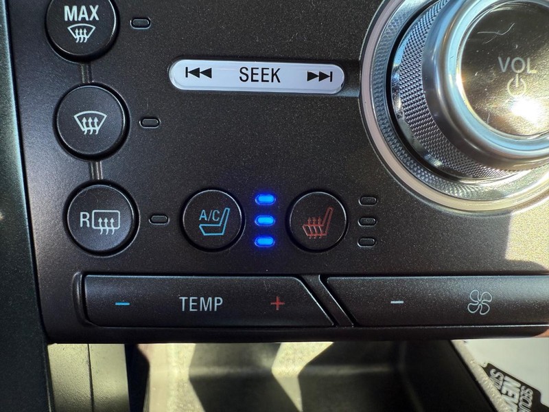 Ford Fusion Hybrid Vehicle Image 17