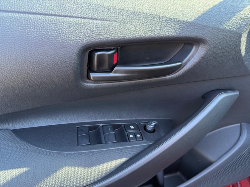 Toyota Corolla Vehicle Image 16