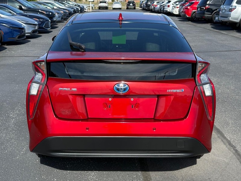 Toyota Prius Vehicle Image 04