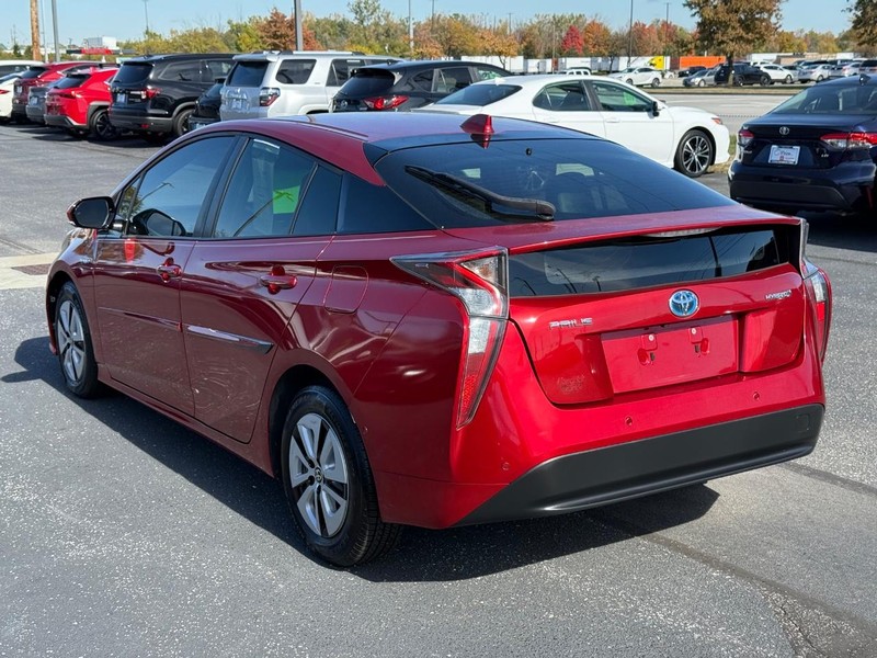 Toyota Prius Vehicle Image 05