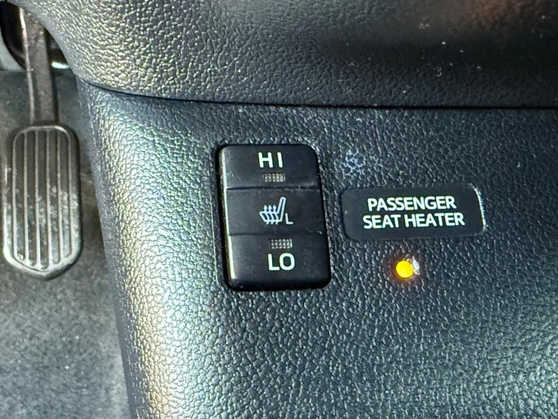 Toyota Prius Vehicle Image 17