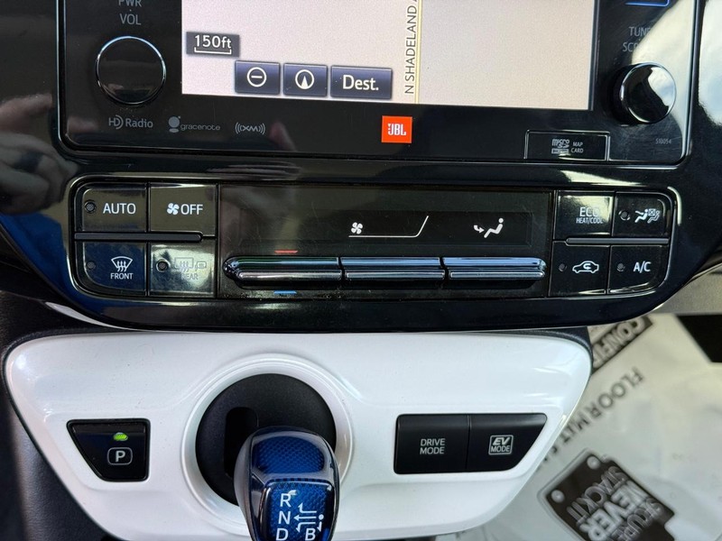 Toyota Prius Vehicle Image 20