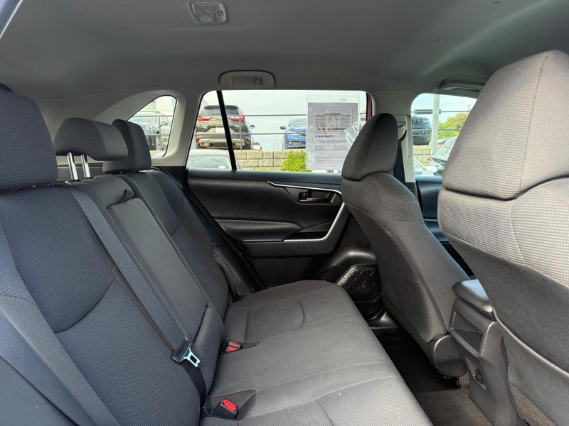Toyota RAV4 Vehicle Image 10