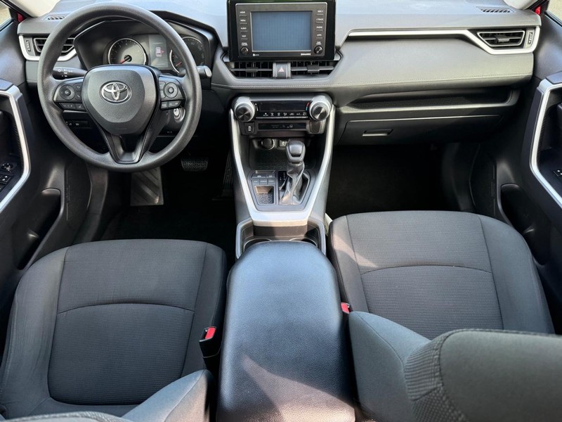 Toyota RAV4 Vehicle Image 11