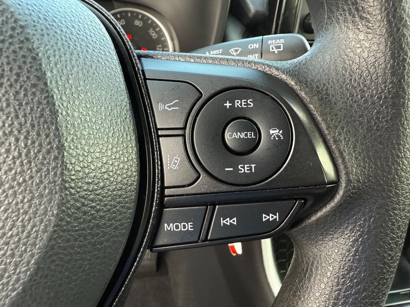 Toyota RAV4 Vehicle Image 14