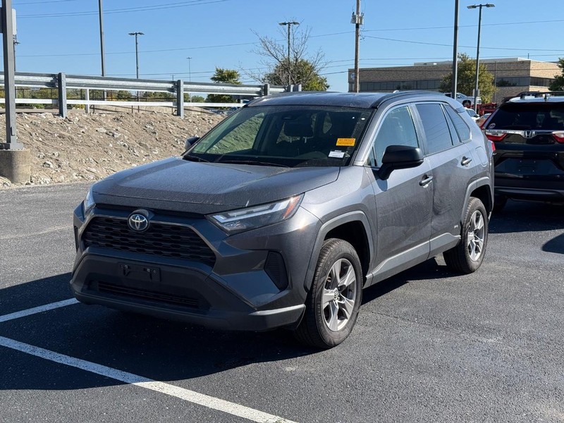 Toyota RAV4 Vehicle Image 02