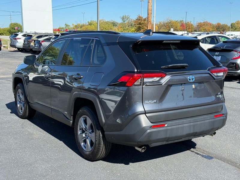 Toyota RAV4 Vehicle Image 05