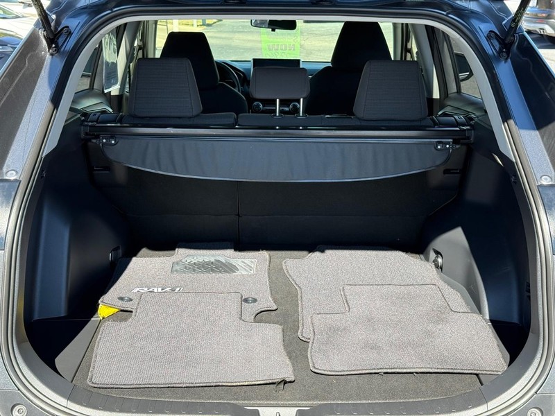 Toyota RAV4 Vehicle Image 07