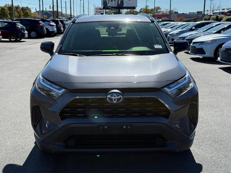 Toyota RAV4 Vehicle Image 09